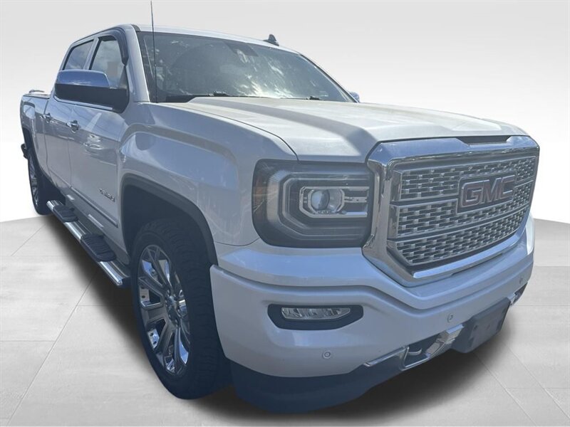 
								2018 GMC Sierra 1500 Denali full									