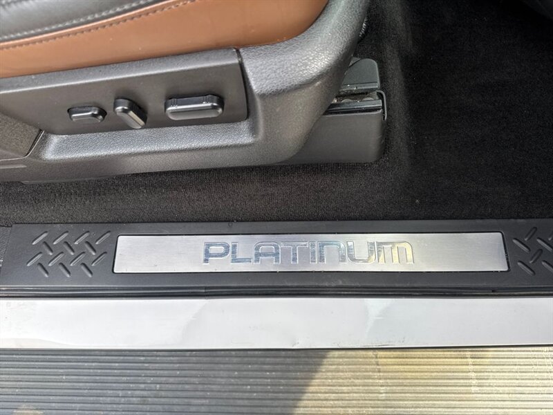
								2014 Ford F-150 Platinum full									