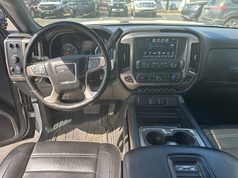 
								2018 GMC Sierra 1500 Denali full									