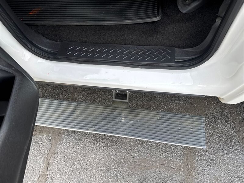 
								2014 Ford F-150 Platinum full									