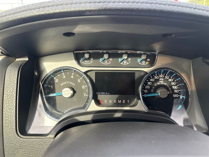 
								2014 Ford F-150 Platinum full									