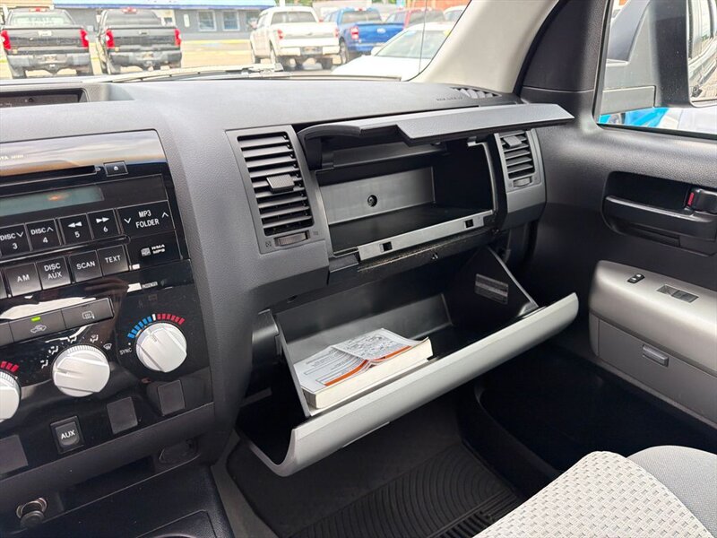
								2008 Toyota Tundra SR5 full									