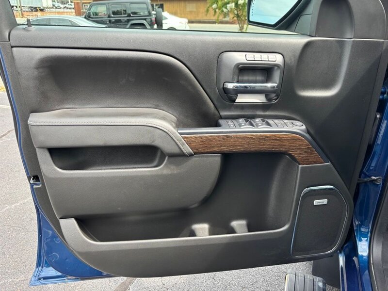 
								2017 GMC Sierra 1500 Denali full									
