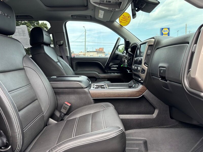 
								2017 GMC Sierra 1500 Denali full									