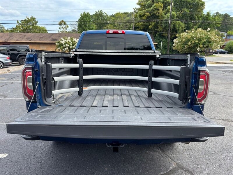 
								2017 GMC Sierra 1500 Denali full									