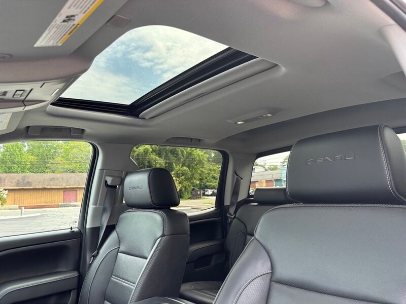 
								2017 GMC Sierra 1500 Denali full									