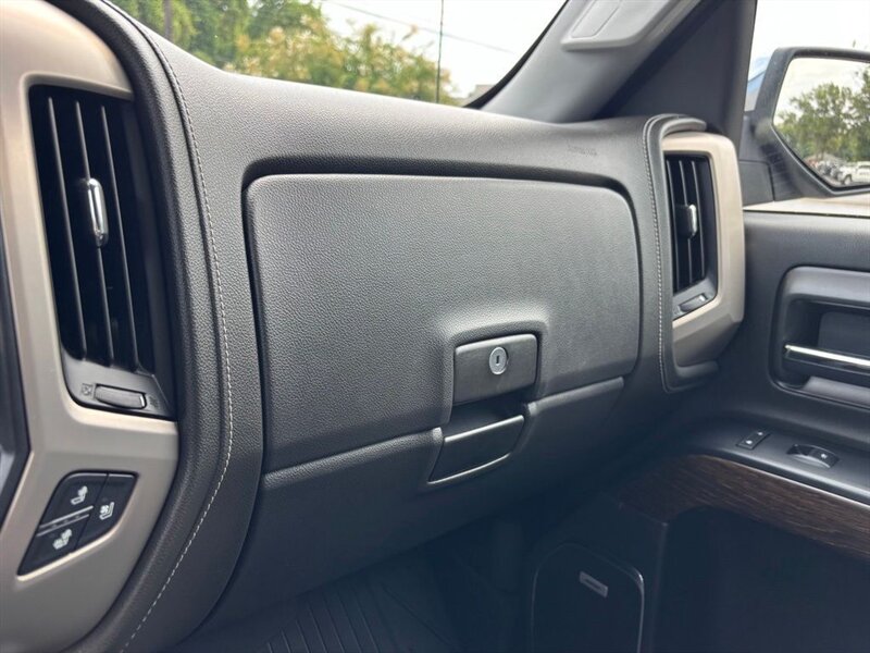 
								2017 GMC Sierra 1500 Denali full									