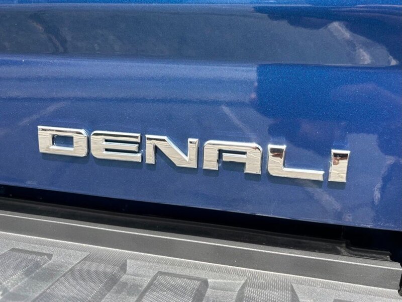 
								2017 GMC Sierra 1500 Denali full									